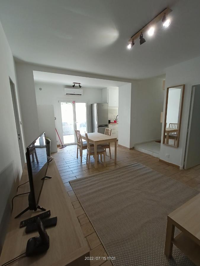 T2 Renove En Rdc Avec Cour, Intra Muros Avignon Exterior photo